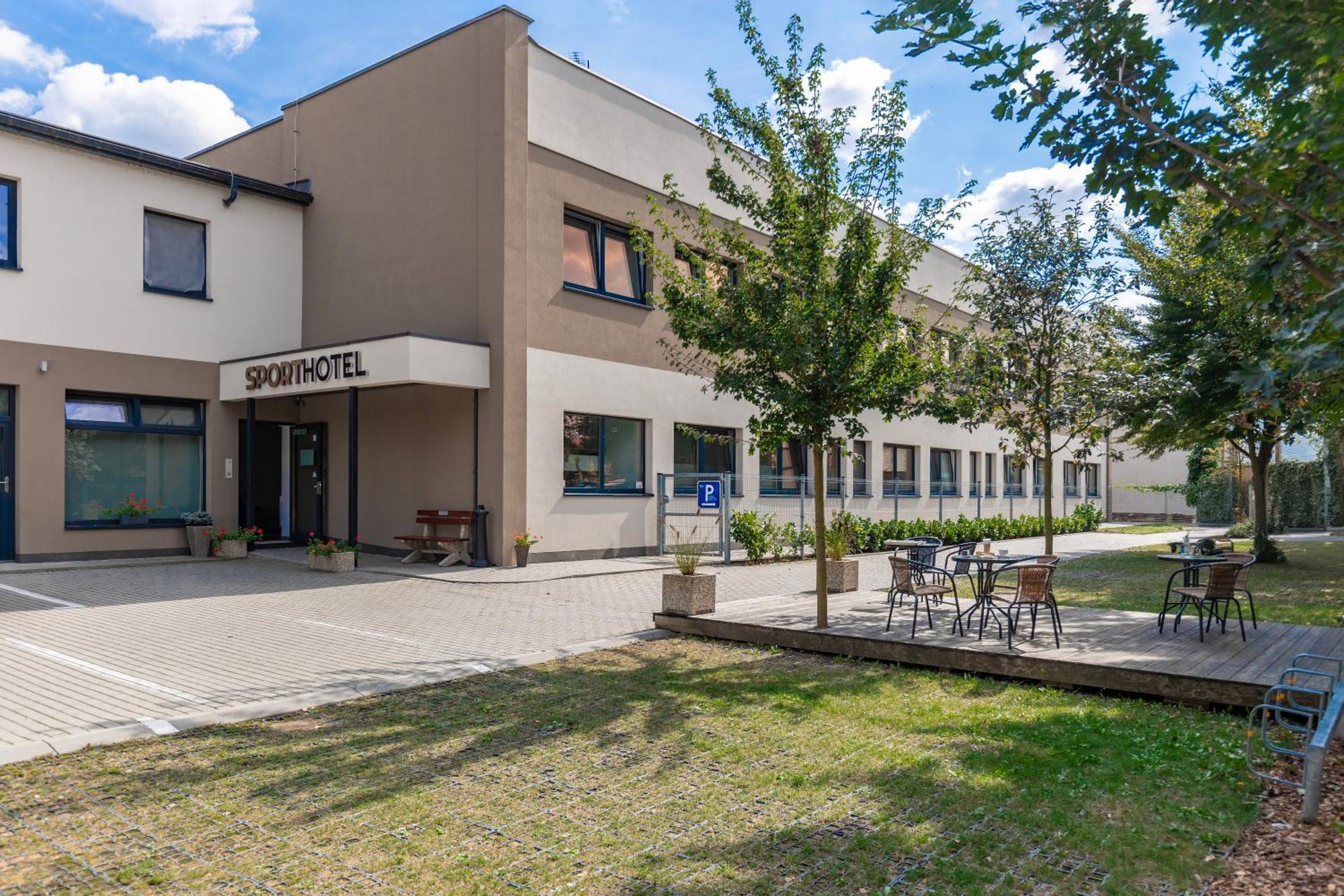 Sport Hotel Centrum Valašské Meziříčí Zewnętrze zdjęcie