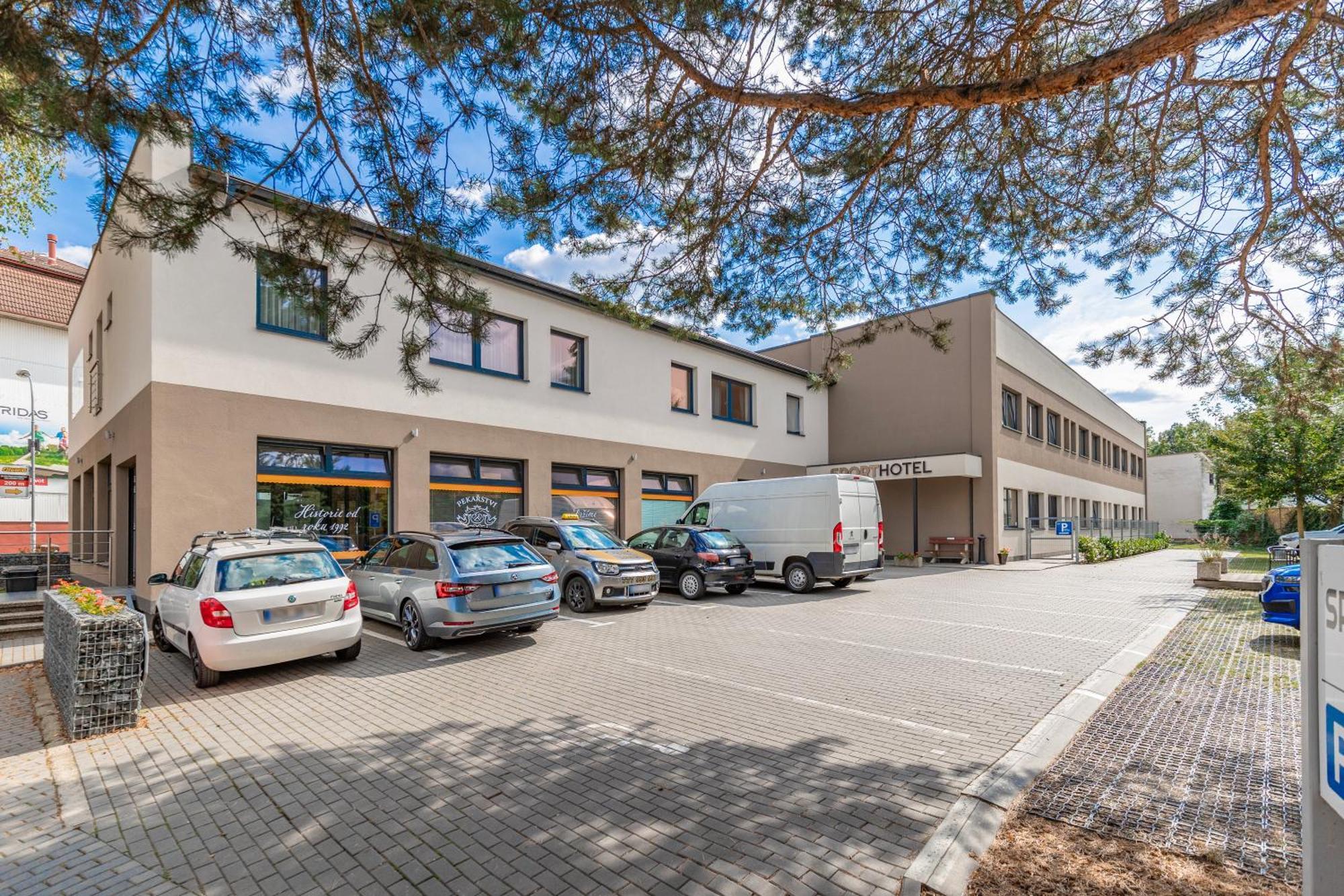 Sport Hotel Centrum Valašské Meziříčí Zewnętrze zdjęcie